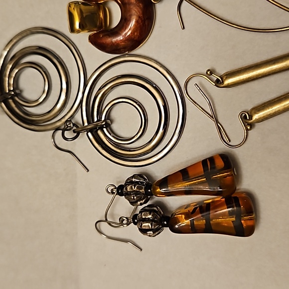 Lot of Earrings - 14 Pair - Picture 9 of 9